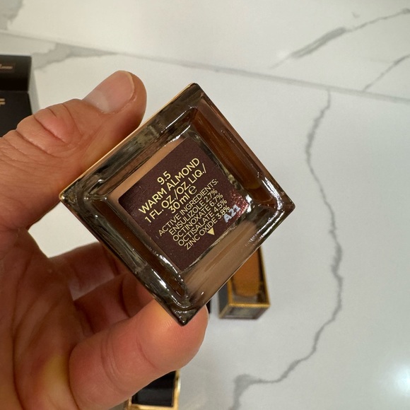 Tom ford shade and illuminate foundation - Picture 7 of 7